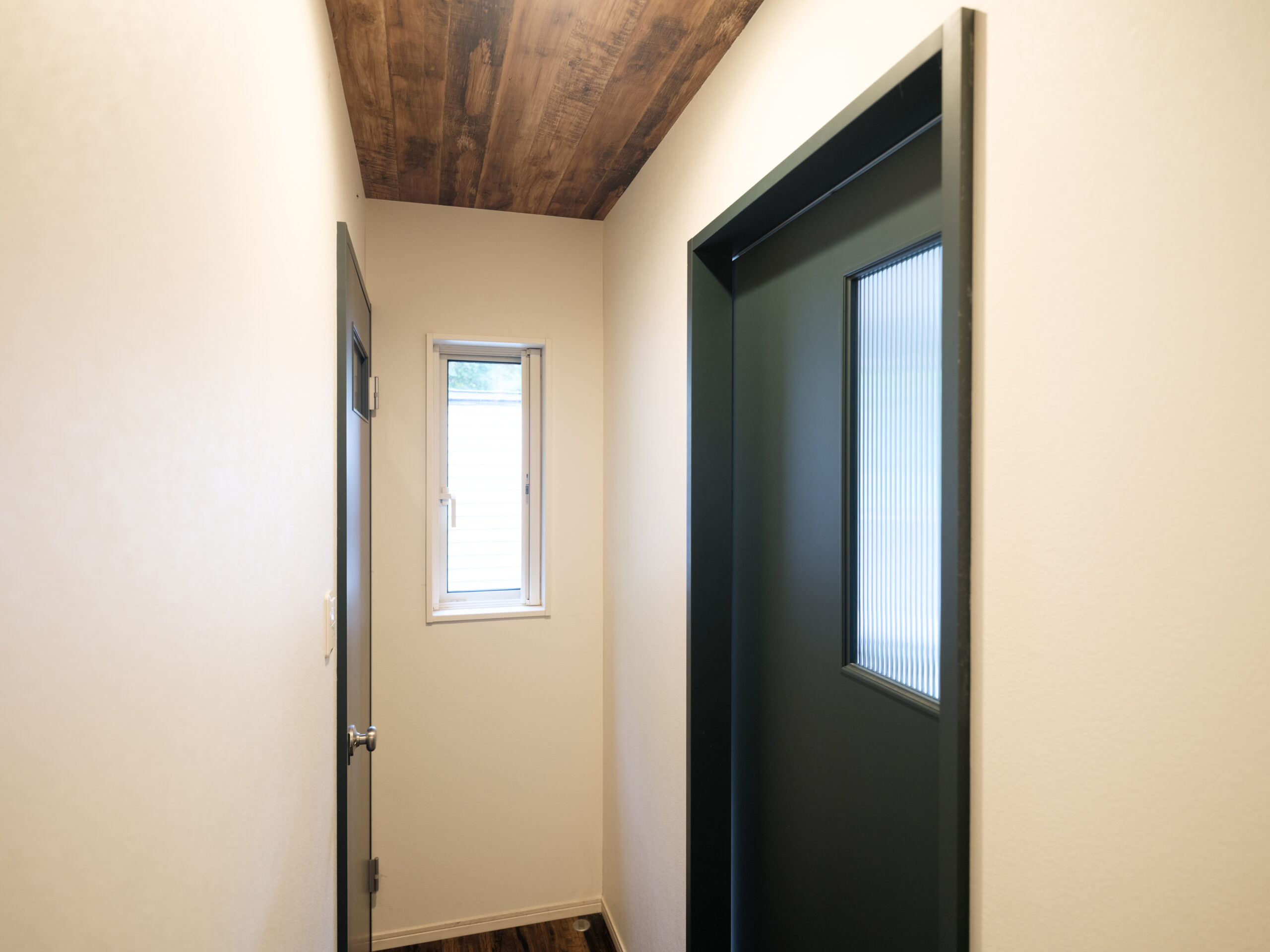 室内のクロス張替え